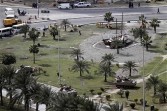 Bahraini troops take positions in Pearl Square Manama