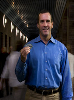 Dirk_meyer_with_quad_core_chips_2