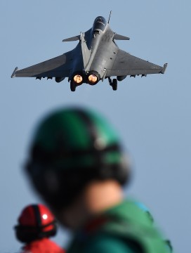 FRANCE-ATTACKS-DEFENCE-CONFLICT-SYRIA-IRAQ