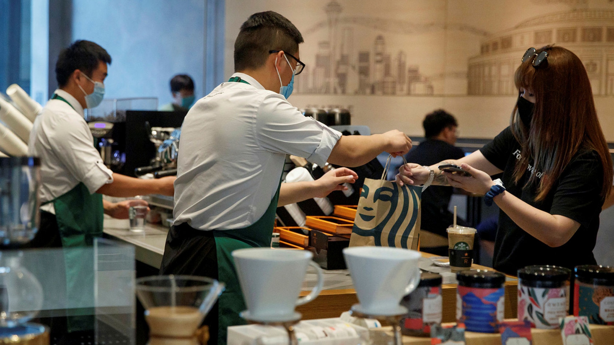 Does Starbucks Hire At 14, 15, 16 & 17 Years Old? (Full Guide)